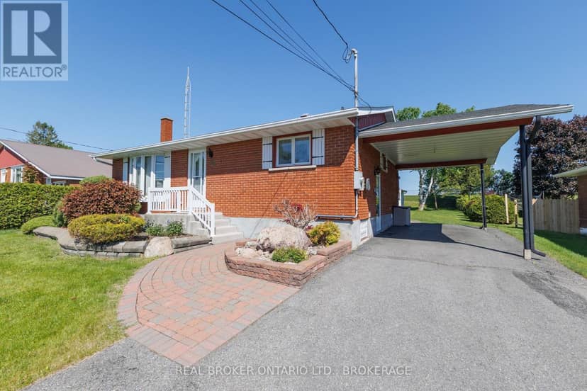 63 Kincardine Street W, North Glengarry, photo 2