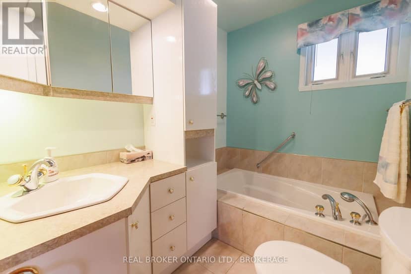 63 Kincardine Street W — photo 33 of 40