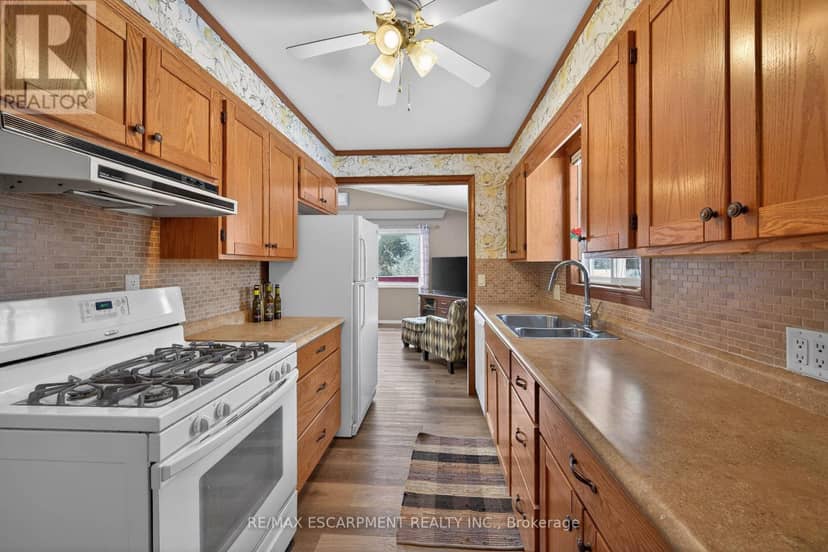1686 Old Brock Street — photo 15 of 40