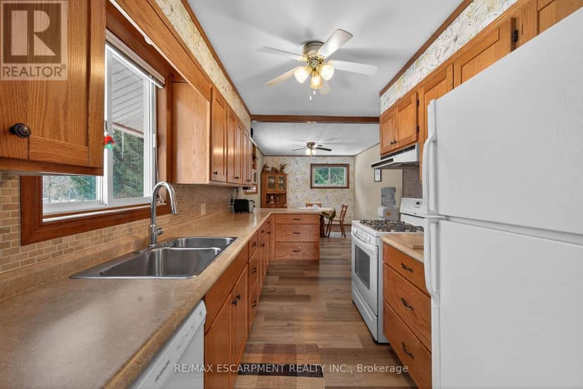 1686 Old Brock Street — photo 13 of 40