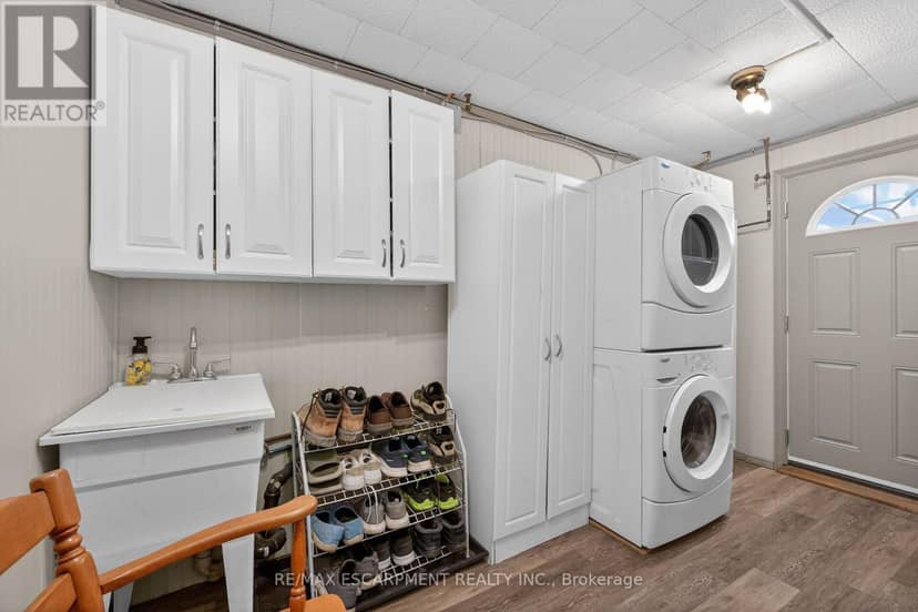 1686 Old Brock Street — photo 34 of 40