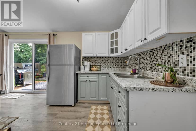 674 Hayball Street — photo 4 of 19