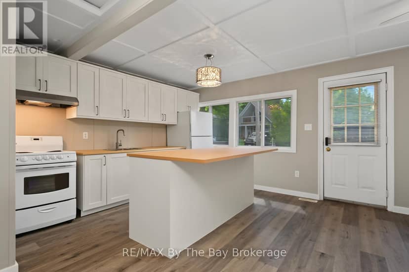 50 Balsam Street — photo 7 of 38