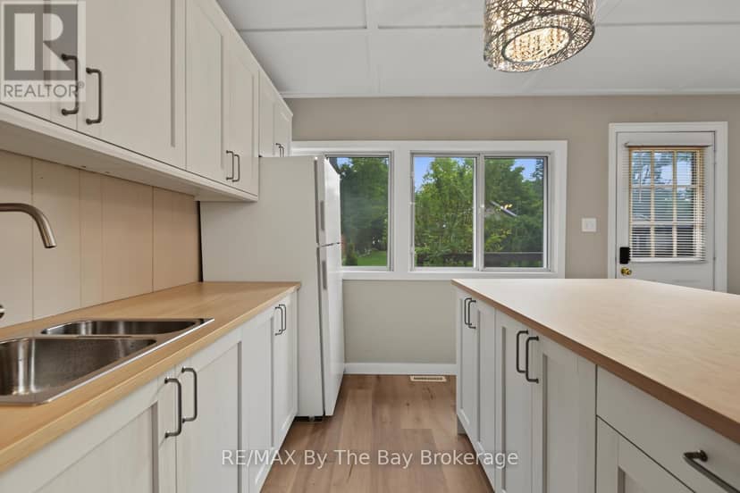 50 Balsam Street — photo 9 of 38