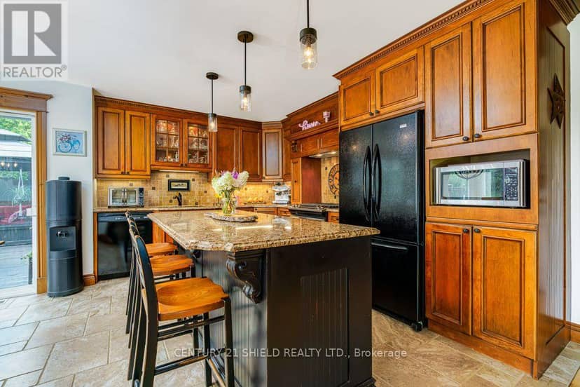 16 Fraser Street — photo 15 of 40