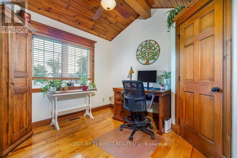 16 Fraser Street — photo 19 of 40