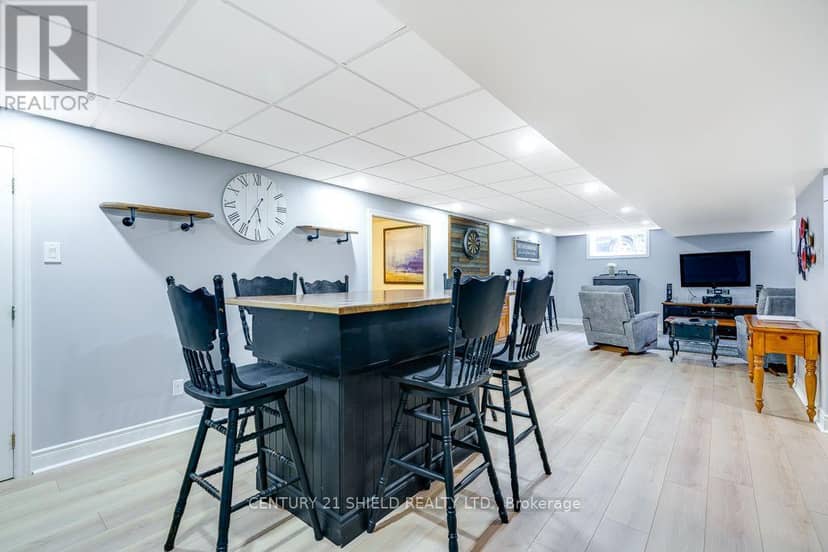 16 Fraser Street — photo 31 of 40