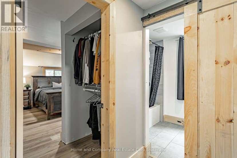 201 John Street — photo 11 of 31