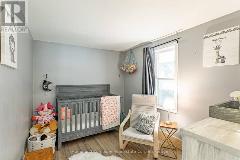201 John Street — photo 14 of 31