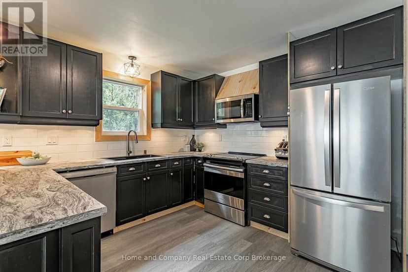 201 John Street, Ingersoll, photo 5