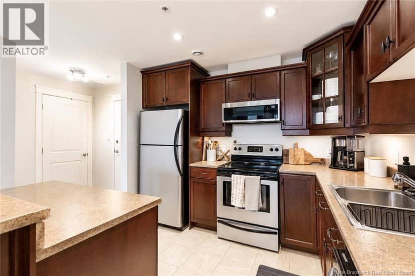 185 Royal Oaks Boulevard Unit# 206 — photo 2 of 28