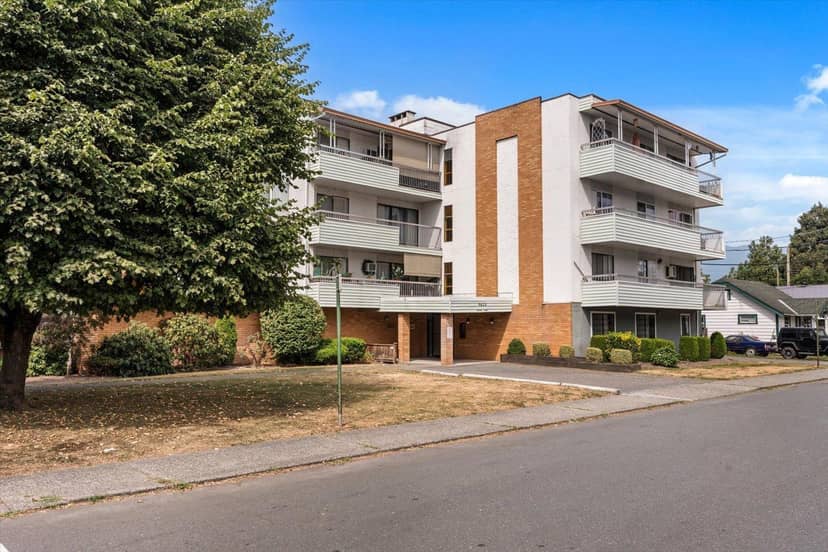 303 9425 NOWELL STREET, Chilliwack Proper East, Chilliwack