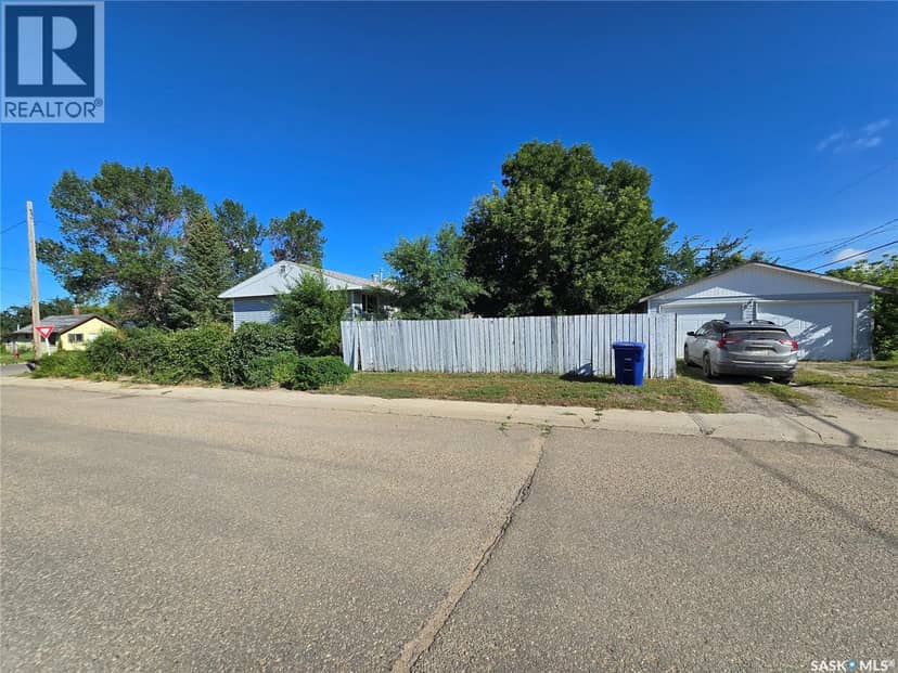 618 3rd STREET SE — photo 3 of 40