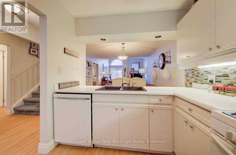 16 - 874 Arlington Street — photo 13 of 33