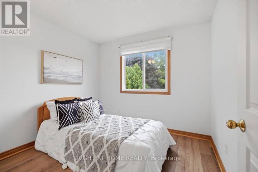 7046 Diane Crescent — photo 32 of 40