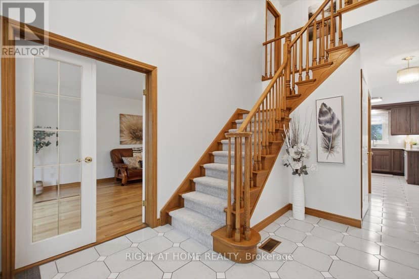 7046 Diane Crescent — photo 7 of 40