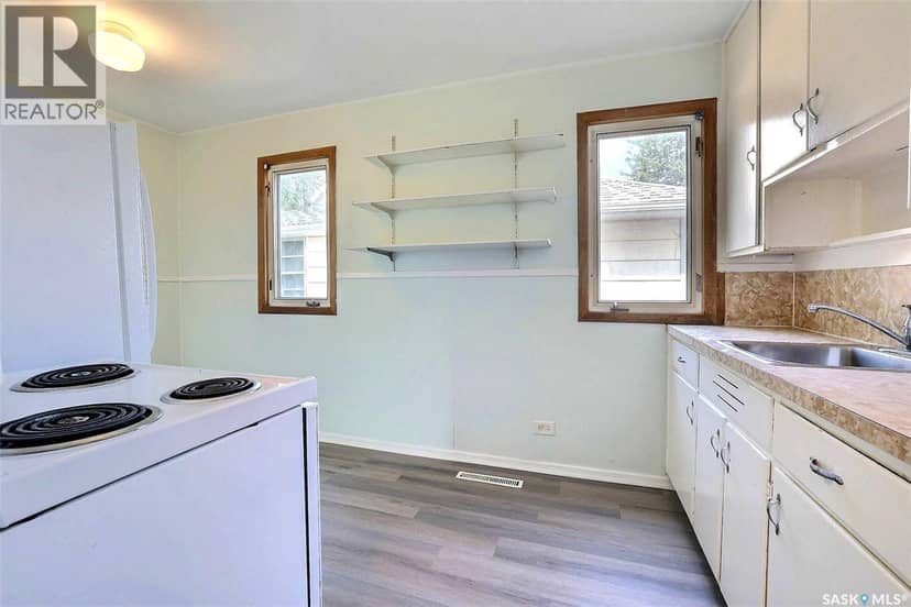 859 Pasqua STREET — photo 7 of 23