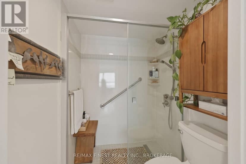 608 - 185 Ontario Street — photo 21 of 40