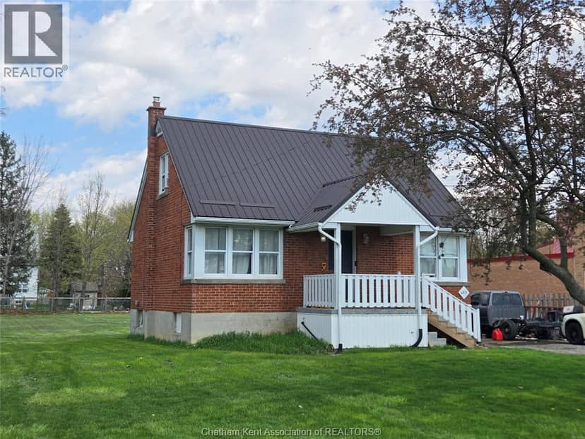 469 St Clair STREET — photo 1 of 5