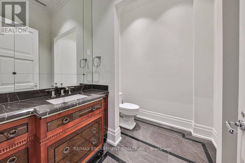 PH5 - 300 Randall Road — photo 14 of 33