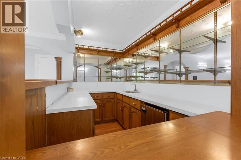 35 GLEN PARK Court — photo 15 of 40