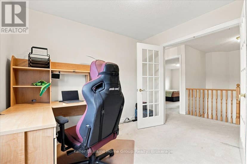 12 Thorndale Road — photo 18 of 32