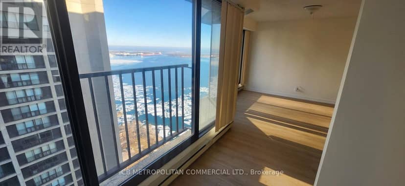 3305 - 65 Harbour Square — photo 13 of 25