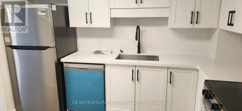 3305 - 65 Harbour Square — photo 4 of 25