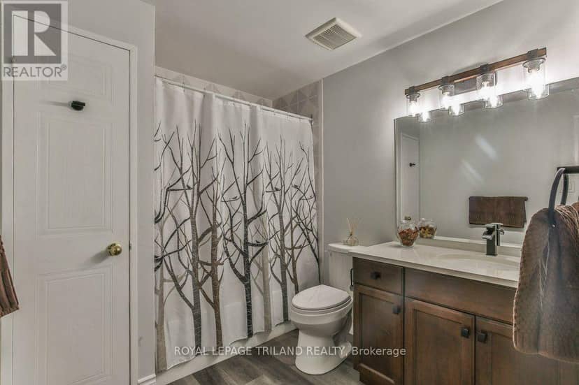 1005 - 95 Base Line Road W — photo 22 of 25