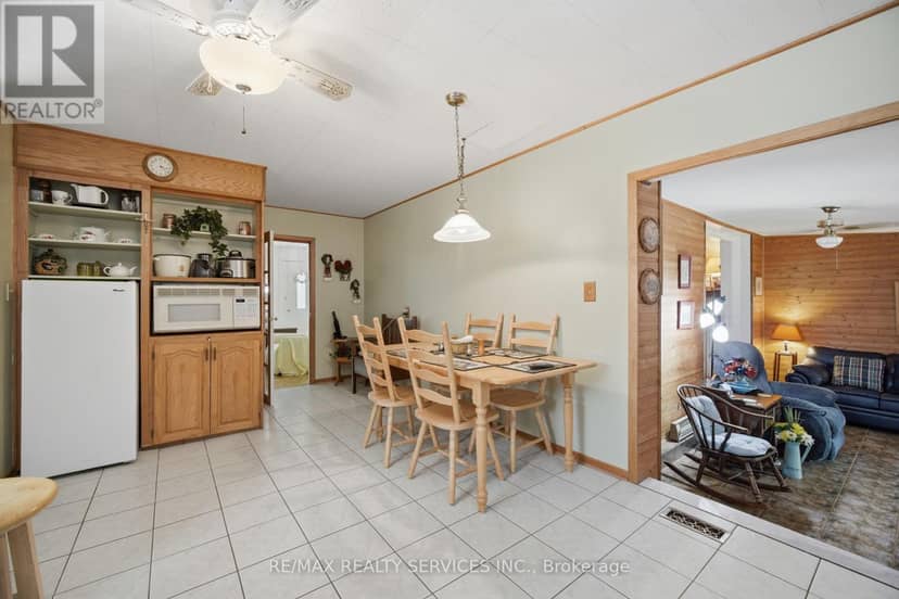 43 Maple Avenue — photo 15 of 40