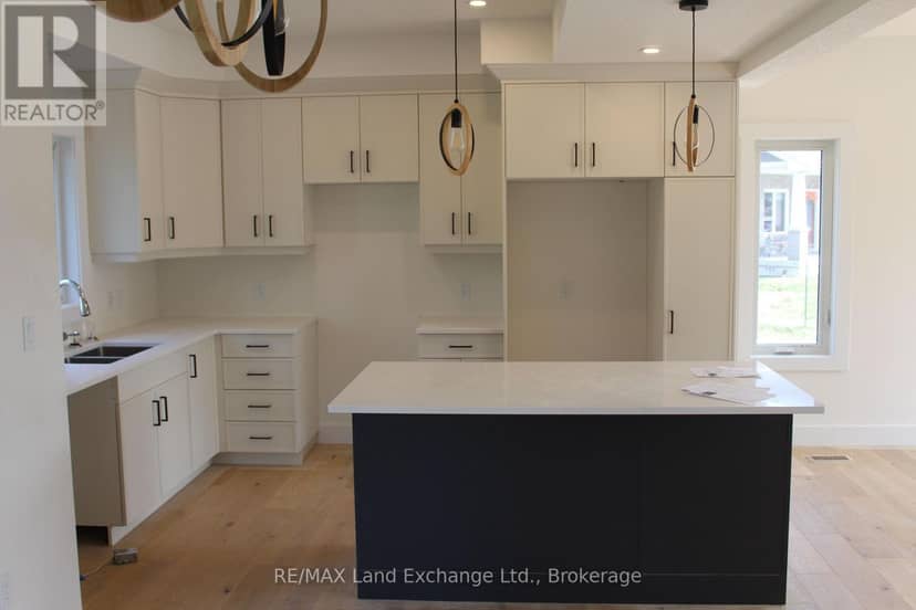 766 Campbell Avenue — photo 4 of 13