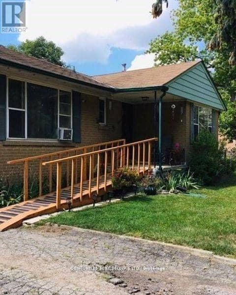 320 Ashbury Road — photo 2 of 8