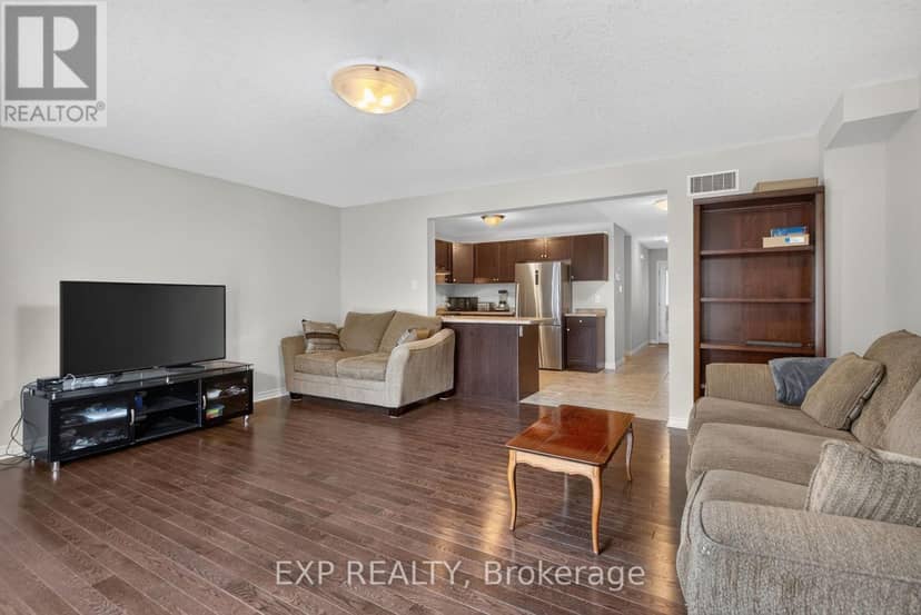 930 Silverfox Crescent — photo 17 of 40