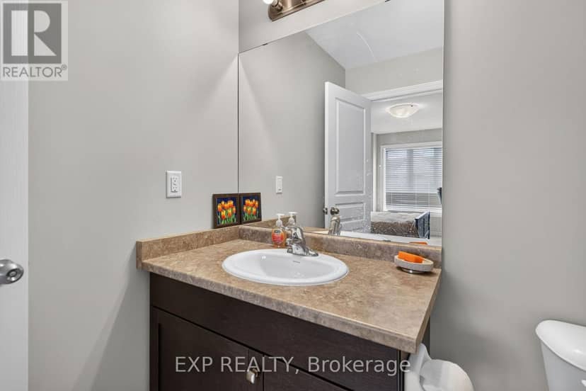 930 Silverfox Crescent — photo 22 of 40