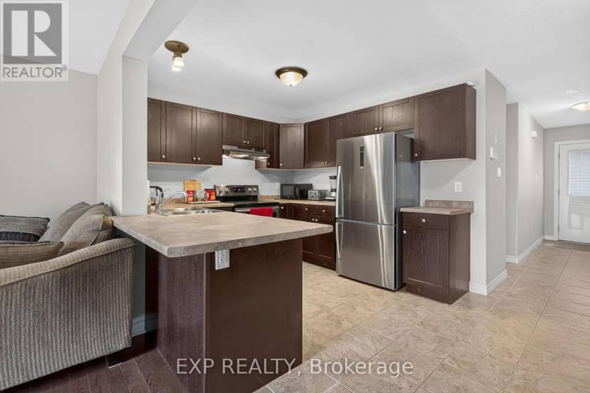 930 Silverfox Crescent — photo 9 of 40