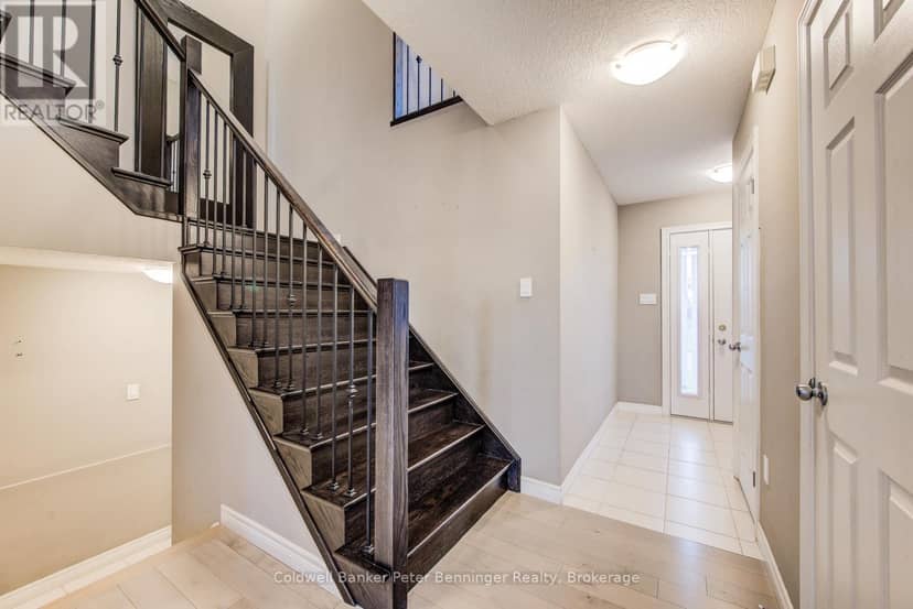 77 John Brabson Crescent — photo 9 of 40