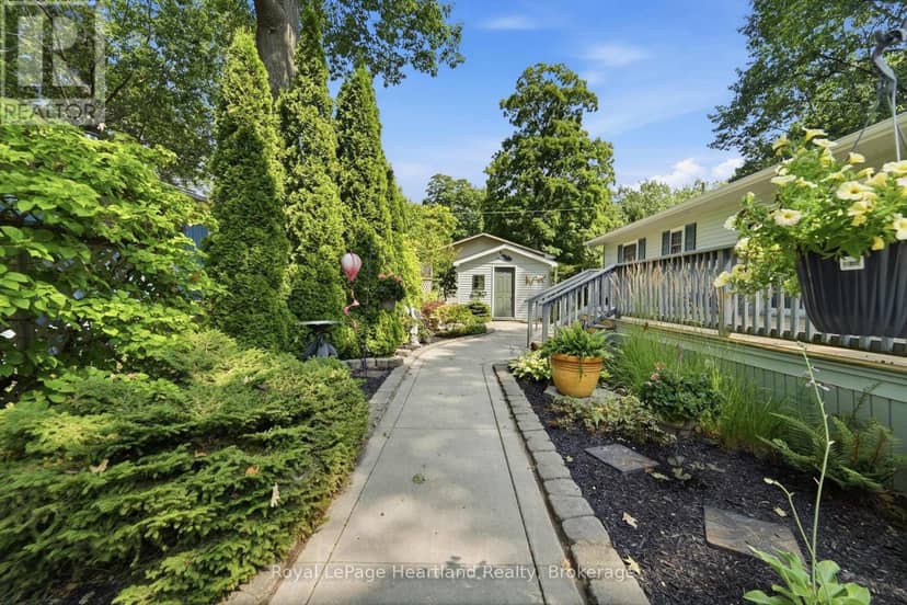 10 Huron Lane — photo 3 of 40