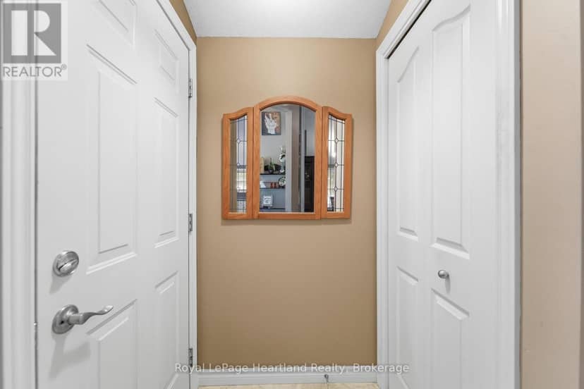 10 Huron Lane — photo 4 of 40