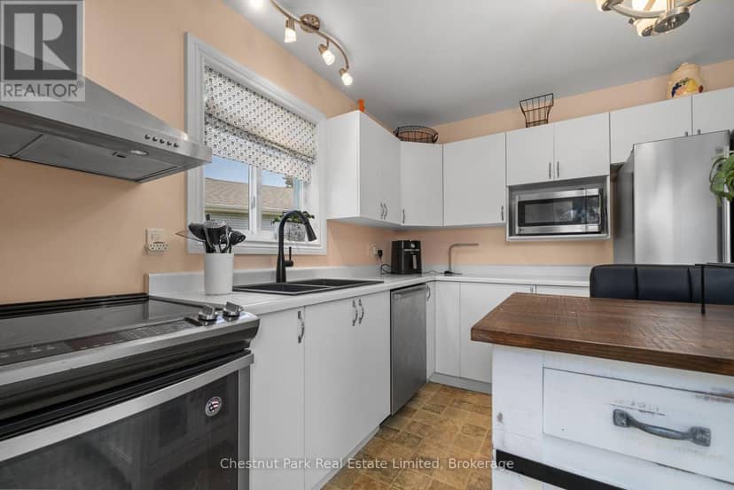 20 Monroe Court — photo 17 of 34