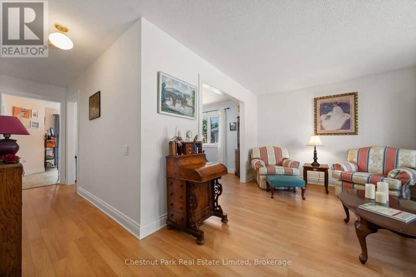 20 Monroe Court — photo 8 of 34