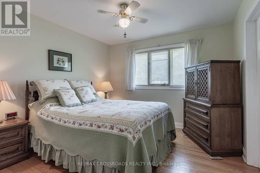 166 Elizabeth Crescent N — photo 24 of 40