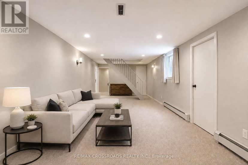 166 Elizabeth Crescent N — photo 33 of 40