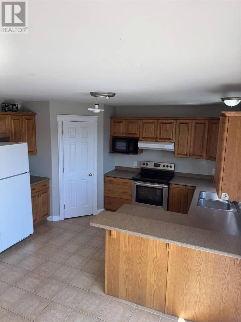 52 Parent Street — photo 8 of 40
