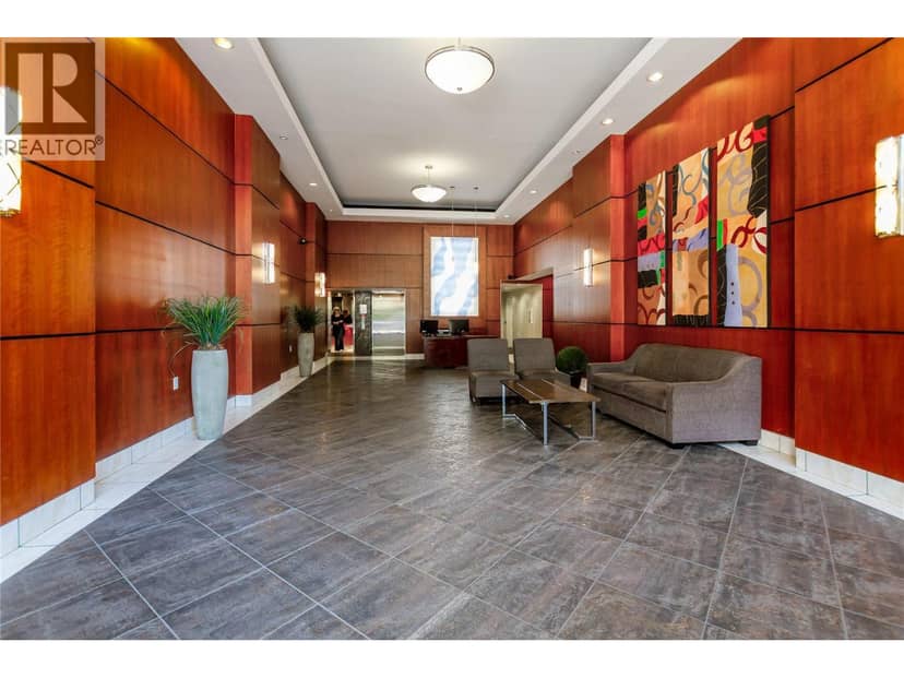 302 188 E ESPLANADE, North Vancouver, photo 2