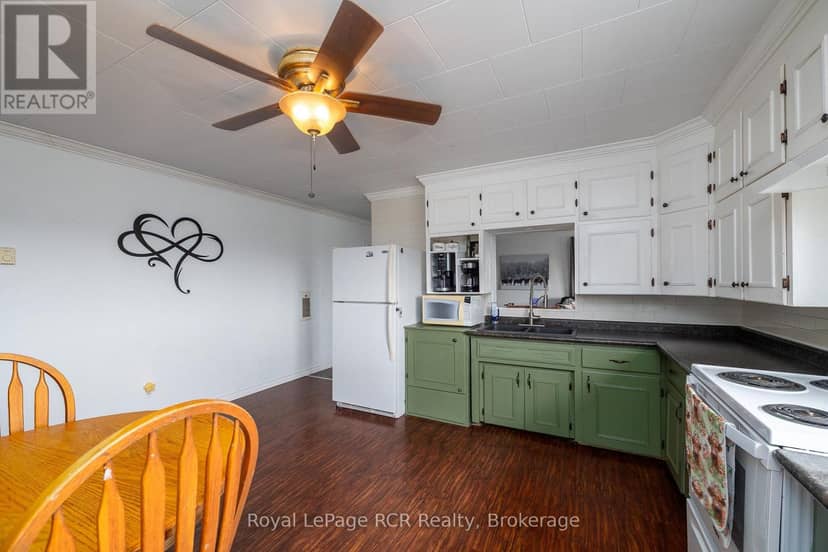 1519 West Road — photo 16 of 40