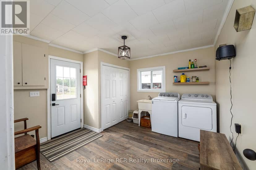 1519 West Road — photo 18 of 40