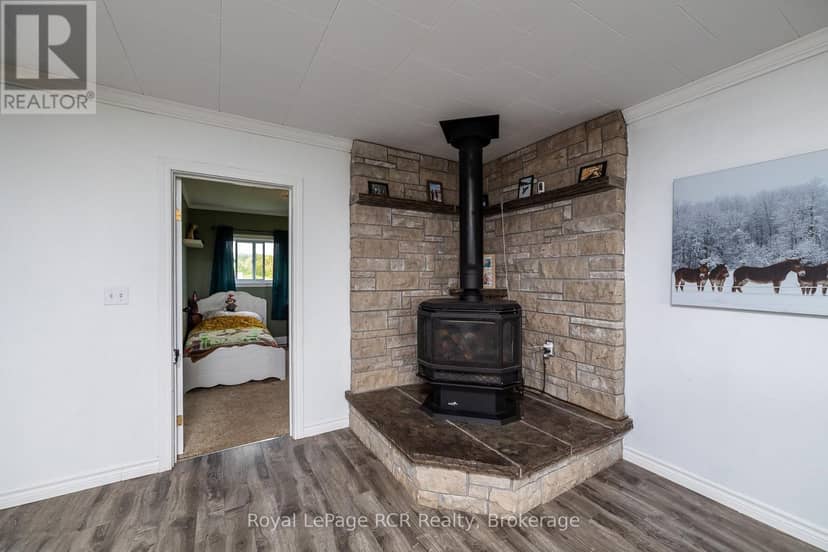 1519 West Road — photo 9 of 40