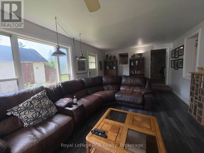 315134 Highway 6 — photo 11 of 40