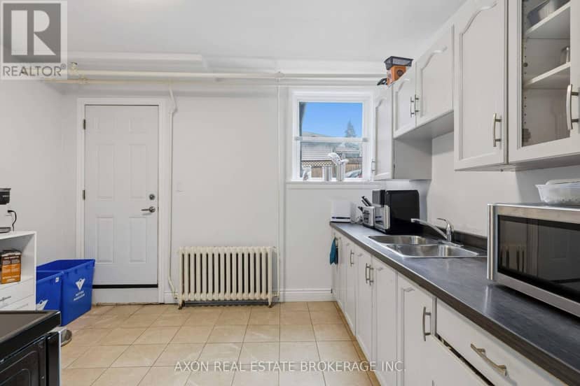 1028 Johnson Street — photo 14 of 40