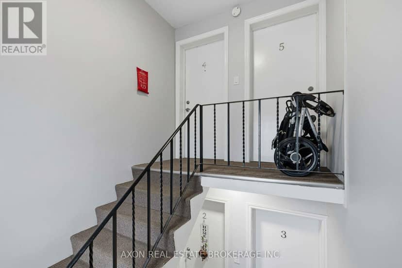 1028 Johnson Street — photo 9 of 40